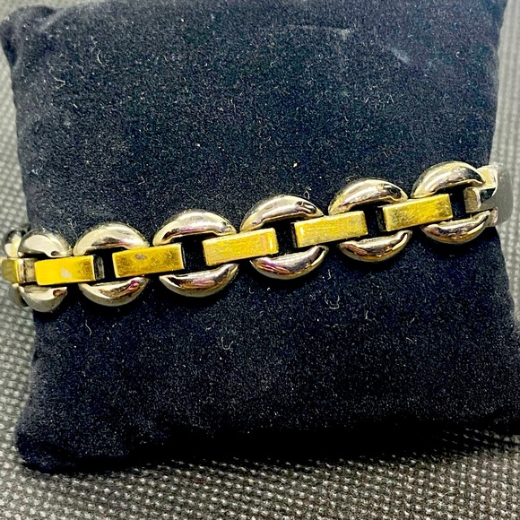 Guess Watch (needs Battery) - Picture 3 of 7